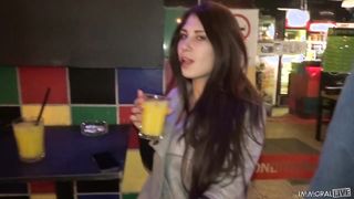 Ayda Swinger a hatalmas csöcsű tini kurva