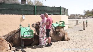 Hatalmas kannás arab picsa szexelése