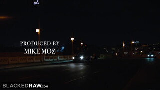 Morgan Rain szereti az óriás pélót