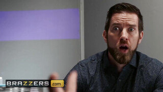 Brazzers - Cali Carter a méretes mellű tini
