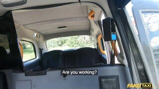 Fake Taxi - Sabien DeMonia a méretes kannás ribi