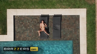 BRAZZERS - Jolee Love a méretes kannás fiatal hölgyemény