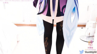Cosplay-es csajszi lábbal dug és aztán őt döngetik