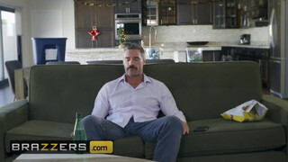 Brazzers - a tetovált pornószínész hölgyemény elpusztítva