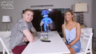 Szexy pici keblű kiscsaj megrakva - Hot Guys Fuck