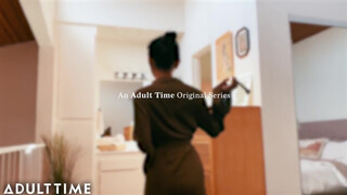 ADULT TIME - Ázsiai tini picsa a fürdőben peckezik