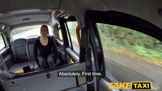 Fake Taxi - Nikky Dream méretes kannás szöszi