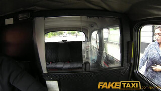 FakeTaxi - hatalmas didkós hölgyemény nem akar fizetni