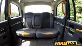 Fake Taxi - Ashleigh Devere a méretes kannás kiscsaj