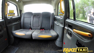 Fake Taxi - Csöcsös picsa baszik a hátsó ülésen