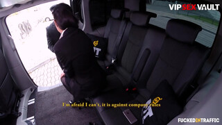 FuckedInTraffic - Jocelyne izgató cseh lány és a sofőr