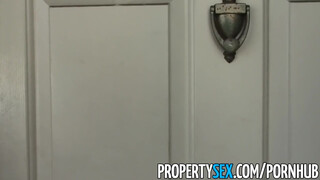 PropertySex - szexy világos szőke ingatlanos bige