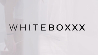 WhiteBoxxx - Caprice istenien kinyalja a kurvája kicsike pináját