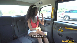 Fake Taxi - Tina Fire a nagy keblű csoki picsa