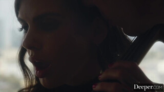 Deeper - Keisha Grey a méretes cicis fiatal lány