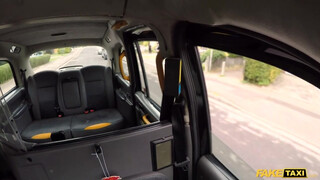 Fake Taxi - Rae Lil a perverz fiatal csaj