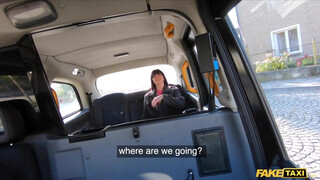 Fake Taxi - Tetovált olasz nőci megdöngetve