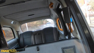 Fake Taxi - Didi Zerati a hatalmas keblű francia bige