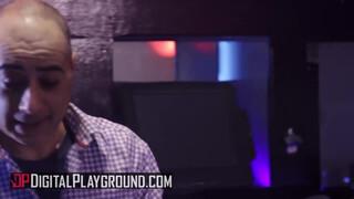 Digital Playground - Aidra Fox alaposan megkefélve