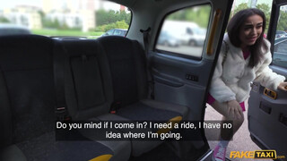 Fake Taxi - Vékony hatalmas keblű latin amerikai kiscsaj