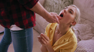 WOWGIRLS - Eva Elfie a hatalmas tőgyes orosz hölgyemény