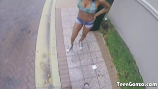 TEENGONZO - Anya Ivy a izgató hatalmas didkós néger kiscsaj