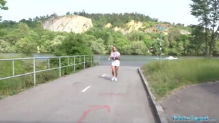 Public Agent - Hatalmas didkós formás seggű kiscsaj