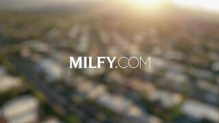 MILFY - Savannah Bond megkívánta a latina pélót
