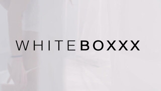 WHITEBOXXX - Jenny Doll a vékony barátnő