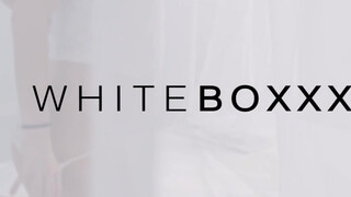 WhiteBoxxx - Darcia Lee a méretes csöcsű magyar kokeró kisasszony