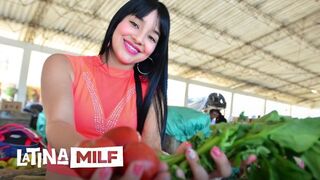 Sofia Galindo forró latin amerikai seggét alaposan megdugják szaftos pinában
