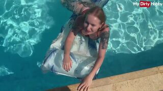 Emma wolf a tüzes kisasszony aki a medencében kúrel vadul