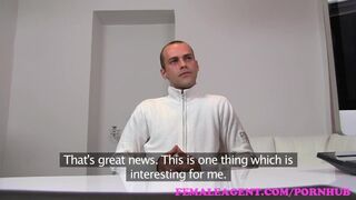 Bombázó milf ügynök teszteli a hardcore pasit