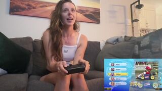 Csíkos mario kart párbaj lush toy-jal a puncimban – banánáradat a szexy játékban