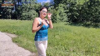 Csávóm dögös anyja elcsábított egy kemény, hosszú baszásra